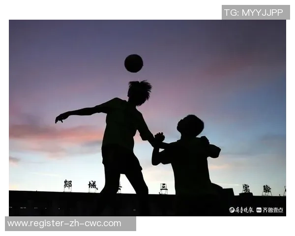 追逐绿茵梦想的少年们在足球场上的成长与奋斗故事